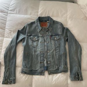 Levi Jean Jacket Size: S